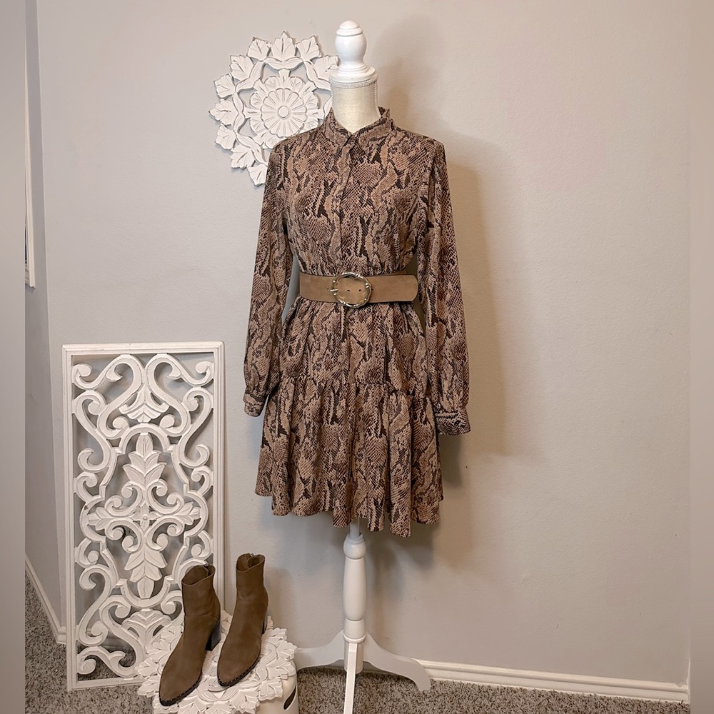 Snakeskin Print Tiered Shirt Dress size Medium! NO TAGS BUT Brand new/never worn